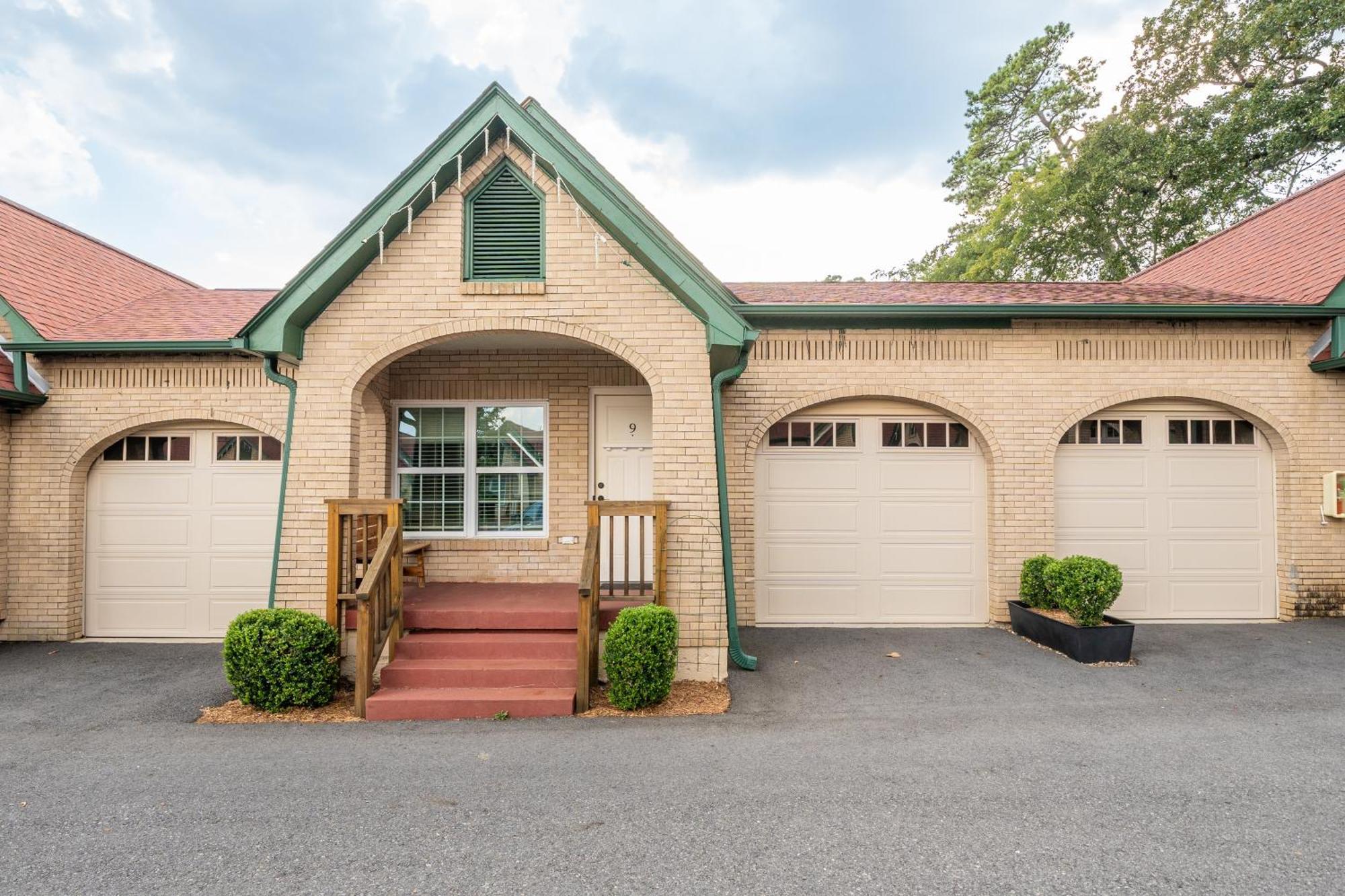 Best Court Hot Springs Exterior photo